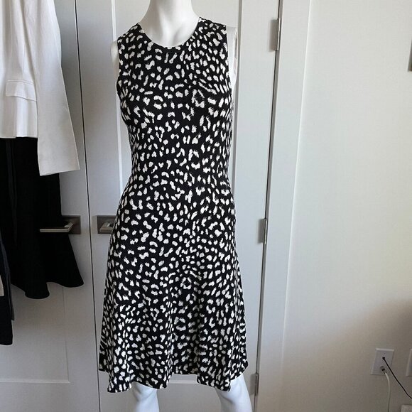 MICHAEL Michael Kors Dresses & Skirts - Michael Kors Slvless Crew Nk Fit & Flare Animal Print Knit Dress Blk Cream Sz S